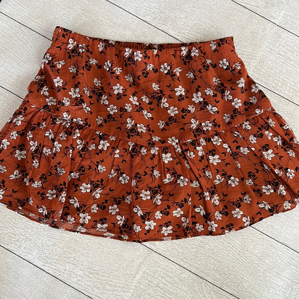 Naked Zebra Skort Elastic waist and flouncy hem Versatile colors NWT Med